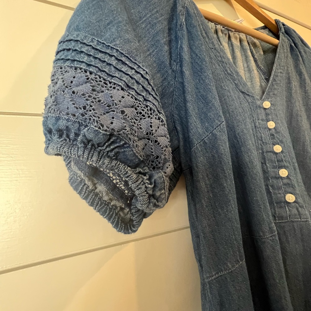 Old Navy Women’s denim dress, size Medium Talk